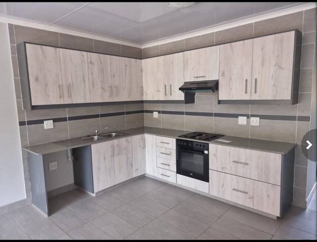 3 BEDROOM PROPERTY TO RENT IN PRESTBURY